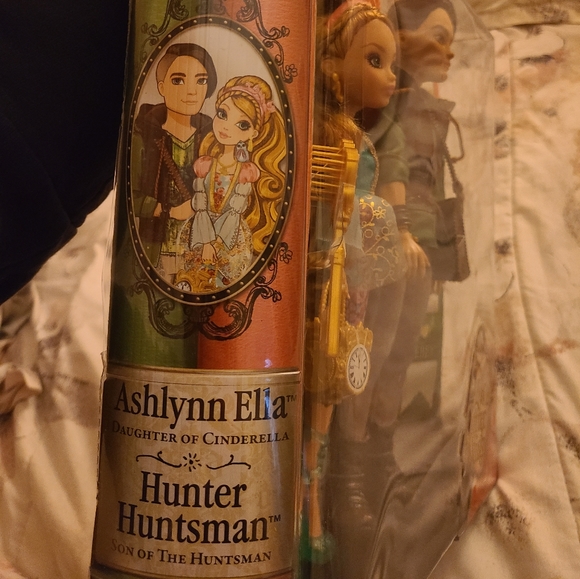 Ever After High Ashlynn Ella and Hunter Huntsman - Picture 3 of 9